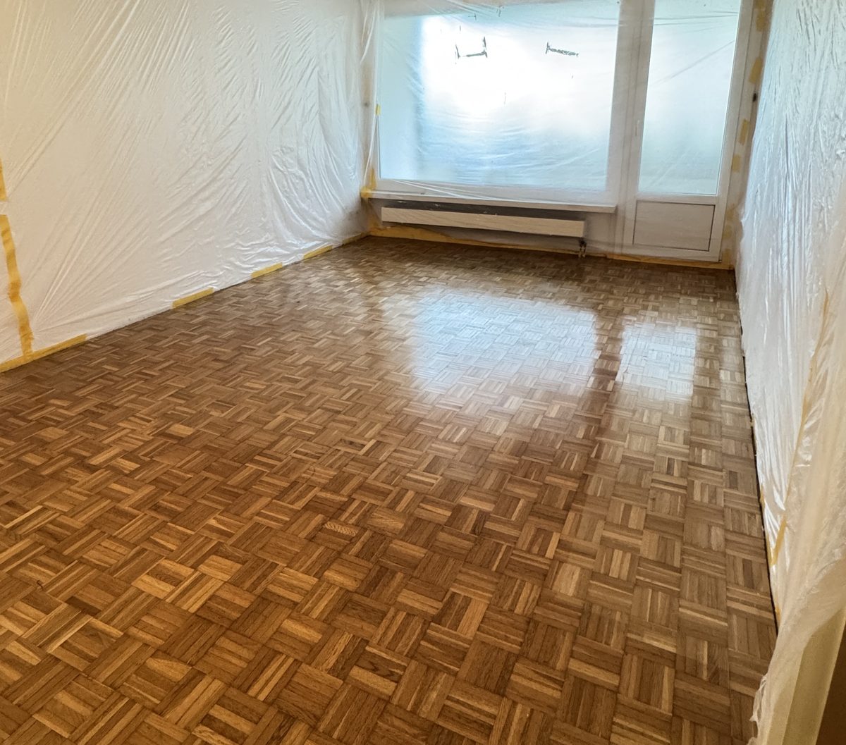 Parquet mosaïque ancien et terni - avant ponçage