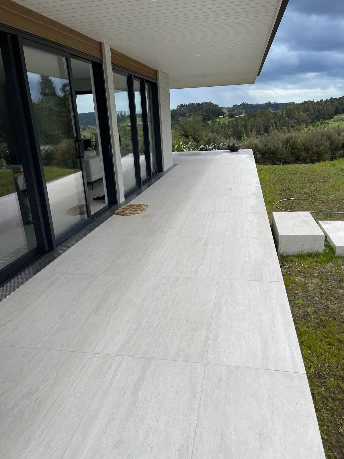 Dalles grand format ext&eacute;rieures &mdash; Terrasse