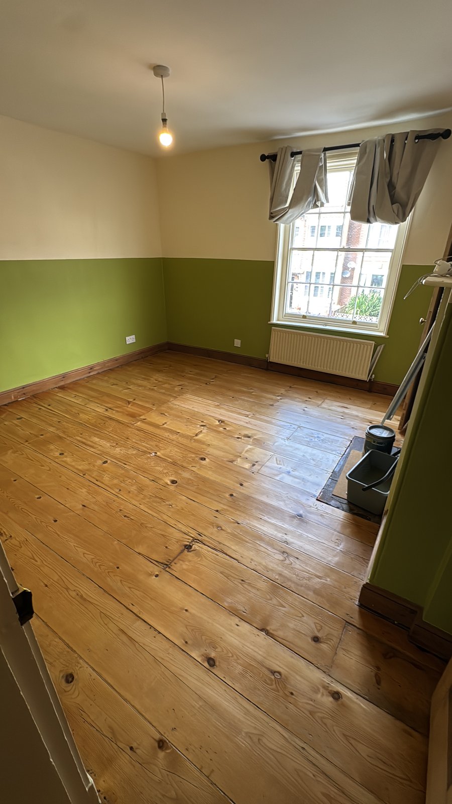 Plancher ancien poncé et vitrifié - après restauration