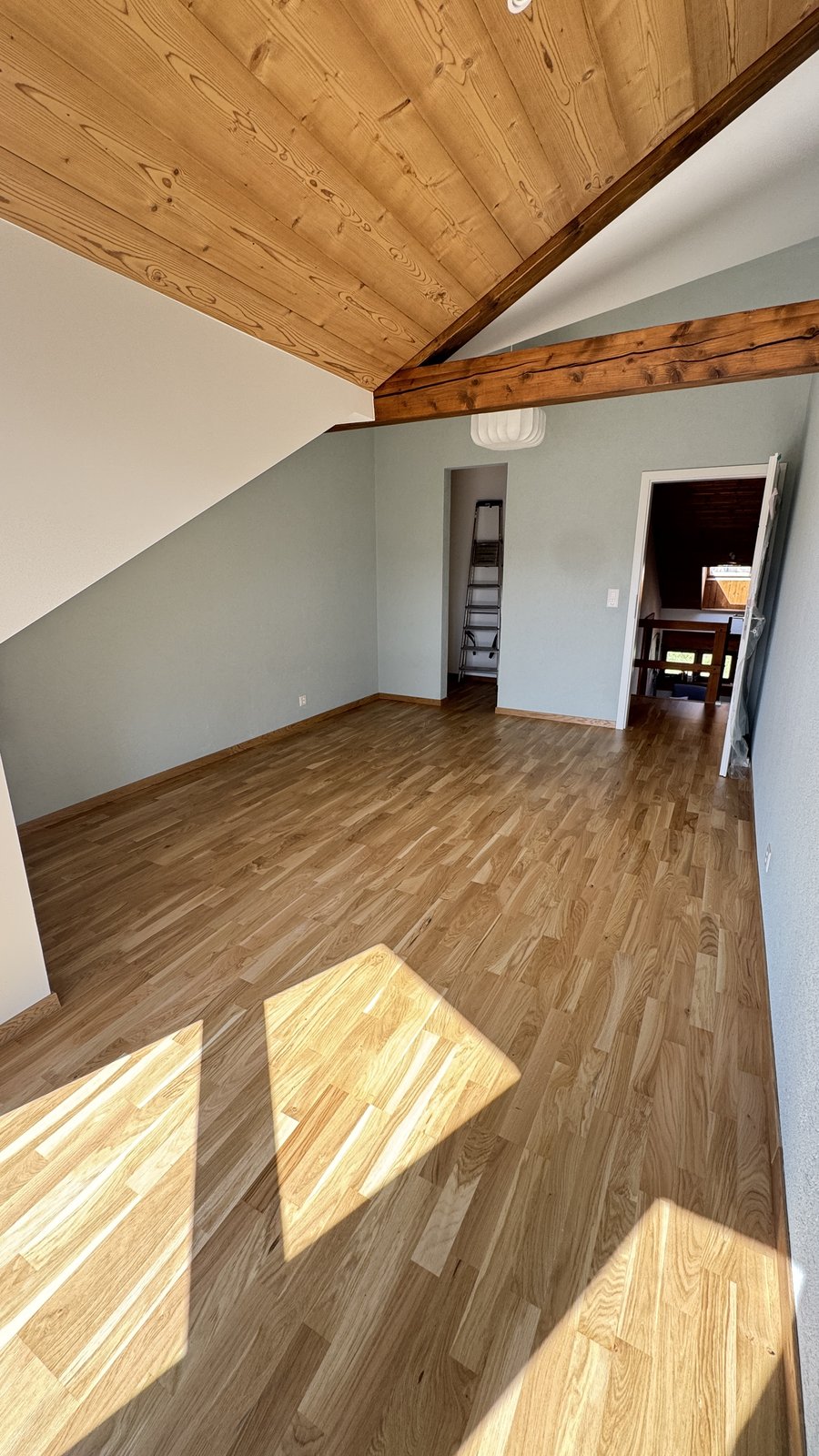 Parquet contrecoll&eacute; sur carrelage &mdash; Val-de-Ruz